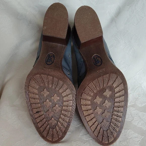 Sofft Perforated Gray Ankle Booties - Picture 11 of 13